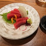 Kitamae Izakaya Sakan - マグロ造り　900円