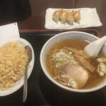 香華園 - ラーメンセット　＋　餃子