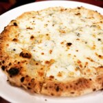 ヘブンズキッチン バンビーノ - ４種のチーズのフロマージュピッツァ