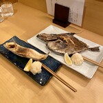 h Genshiyaki Nihonshu Ame Nochi Hareruya - お魚の原始焼き