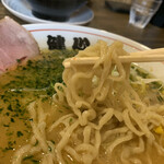 らーめん健心 - 麺リフト⤴️