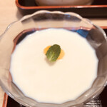 スタイリッシュチャイナ 神 - 杏仁豆腐