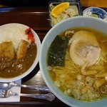 篠亭 - ラーメンとカツカレー