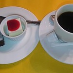 R Valentino - ドルチェとコーヒ