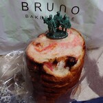 BAKERY＆CAFE BRUNO  - イチゴラウンド_416円