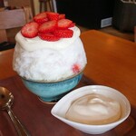 つばめ氷菓店 - 紅白(マスカルポーネ)+レアチーズ