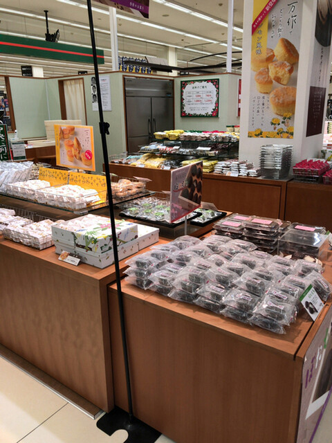 六花亭 昭和タウン店 - 五稜郭（和菓子）の写真