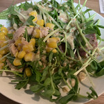 CROSS ～農家の食卓～ - ツナのサラダとパストラミのサラダ