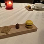 エノテーカ ピンキオーリ - 小菓子とエスプレッソ