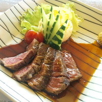 馬桜 下通り店 - 馬肉ステーキランチ1800円 本体(笑)