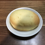 スペイン窯 パンのトラ - 岡崎おうはんクリーム 230円