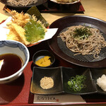 Oosaka Hannari Udon - 