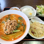 桂林餃子 満足 - 担々麺のセット1017円