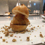 Pluie dete - 胡桃、ブラックペッパー、ピンクペッパー、ホワイトペッパー、ジュニパーベリー、コリアンダーのパウダーなど多くのスパイスを使用しているのです