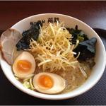 らーめん藤龍 - 味玉ラーメンねぎ盛り　\５８０