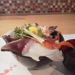 彩花亭 - 海鮮丼