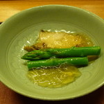 岩さき - 鮑とアスパラの土佐酢ジュレかけ