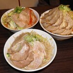 らーめんでぽっと - 豚そば 850円、からし豚そば 880円、男盛り 1,100円