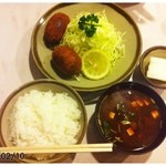 丸栄 - コロッケ定食