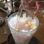 茶房 轤夢庵 - かき氷として食べてから､味変にソーダ水を