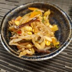 酒・肴 おまた - お通し もやしナムル？