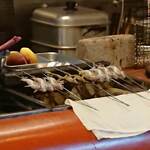 りょうりや 御旅屋 - 琵琶湖の鮎   炭火焼中！