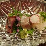 りょうりや 御旅屋 - うめいろ  鰹  白烏賊