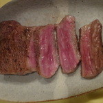 辻肉店 - ミディアムレアーに焼いた前沢牛サーロインステーキ