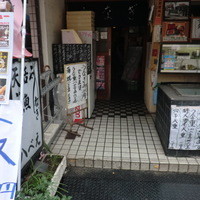八べえ - 入口は狭く。。。あっ、うなぎの寝床（笑）
