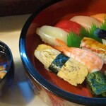 Umeda Yoshinozushi - にぎり寿司定食