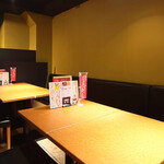 赤鶏と九州料理 島津 - テーブル席