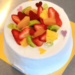 スィートスポット - ミルクレープのホールケーキ。