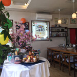 プラージュ - 店内は綺麗に飾り付けられています