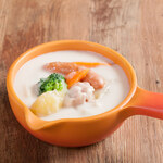 Recommended♪White stew pot with plenty of root vegetables/chicken chili pot/chicken meatball pot/ Seafood stew/seasonal Ajillo