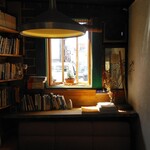 Book Cafe Godou - 店内(座った席)