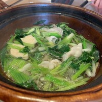 割烹 柚葉 - 鍋：豚と芹、三つ葉など ブランド豚と芹のお鍋。いい豚の旨み。芹の食感を香りがいい。