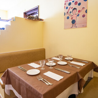自由之丘的一家小小餐館，您可以在這裡悠閒地享用正宗的法式料理。