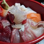 Inakaresutoranjimbee - 海鮮丼
