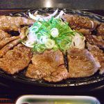 焼肉レストラン平安 - 焼肉定食　（肉ダブル）　１２００円