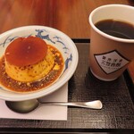 カフェ三笠 - プリンとホットコーヒーのＳサイズ