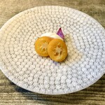 長谷川 稔 - 金柑：宮崎県産金柑＂陽の滴＂と木更津の水牛のミルクのモッツアレラ、タルティーボのサラダ仕立て