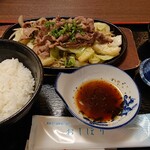 旬鮮酒場いらっしゃい！ - ジンギスカン定食 全景 ご飯少なめ