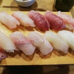 寿司信 - 地魚の握り寿司。