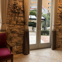 ソンブルイユ TOKYO - ウェイティングルームから中庭を望む ソンブルイユ TOKYO - ウェイティングルームから中庭を望む