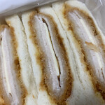 新宿さぼてん - でも、甘辛のソースがパンに染み込んで、これがめちゃくちゃ美味しいっ！！