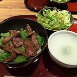 ホルモン寺 - 【ランチ】ハラミ丼\880円
