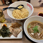 ガガナ ラーメン - ホルモンつけ麺＋特製盛（880円＋LINEクーポン）