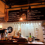 リュクスバーガーズ&サニーズテーブル - 店内　黒板メニュー