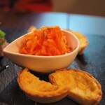 リュクスバーガーズ&サニーズテーブル - "キャロットラペ"と"チーズキッシュ"