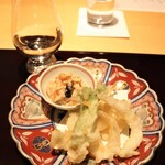 銀座 杉もと - 白魚の天婦羅　たらの芽　ローズソルト